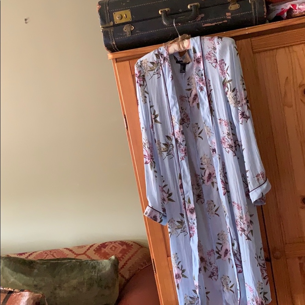 Sheer Kimono. Wore less then 3 times. Sheer.